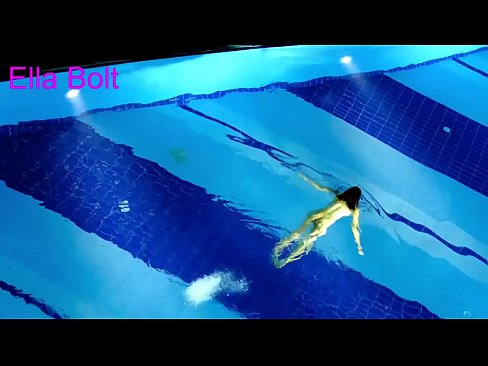 ❤️ หยุดดูไม่ได้เลย หนุ่มผมบลอนด์โดนจับได้ว่ายเปลือยกายอยู่ใน ELLA BOLT resort pool หนังโป๊สวย ที่เรา ❌️